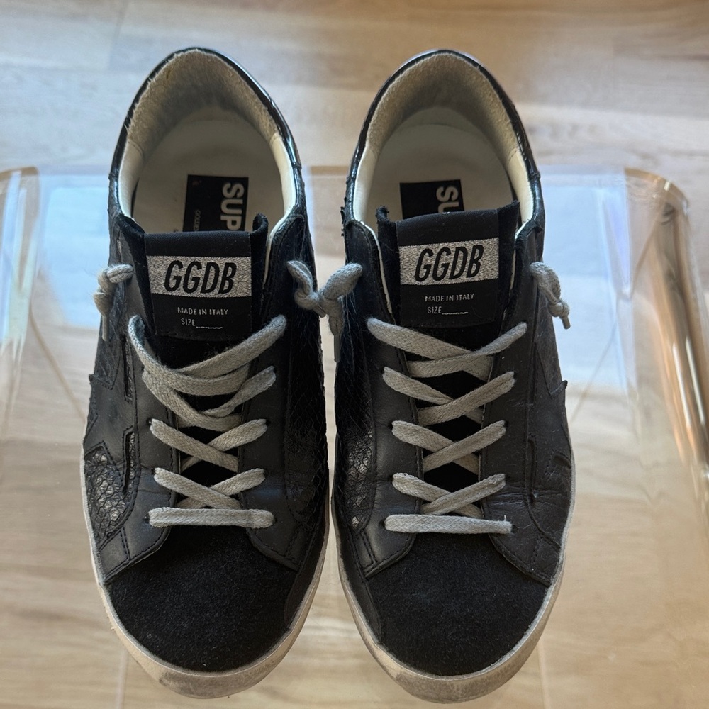 Golden Goose Superstar Black embossed, suede toe, Gray laces 38